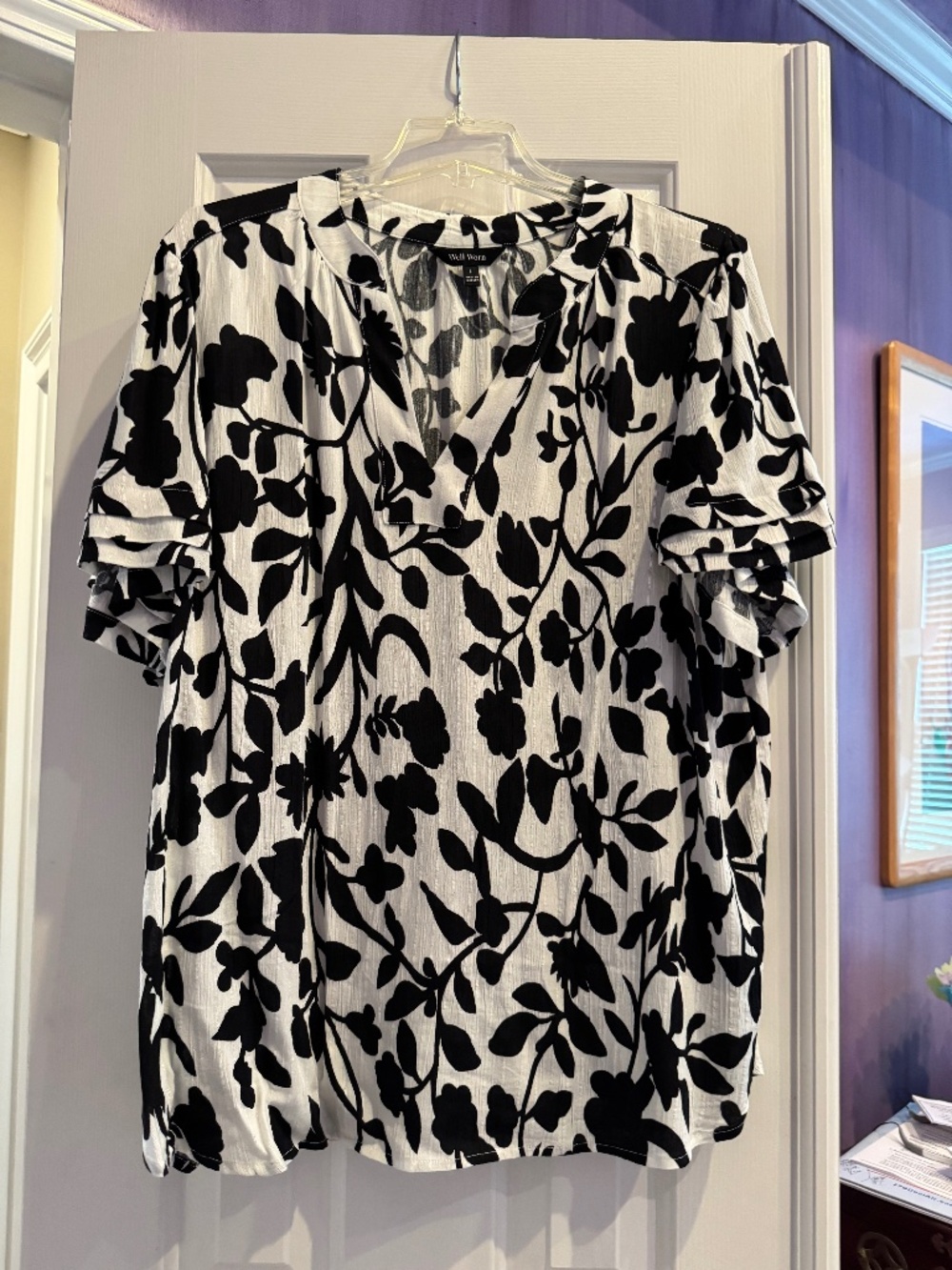 Ladies black and white print blouse, never worn